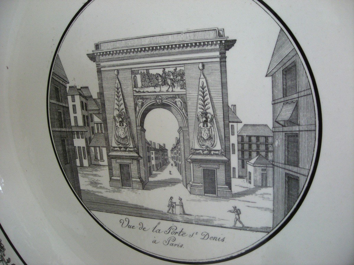 Plat  diamètre 38,7 cm  de  1824  Décor  Grisaille  Signé  Choisy  Le  Roi-photo-1