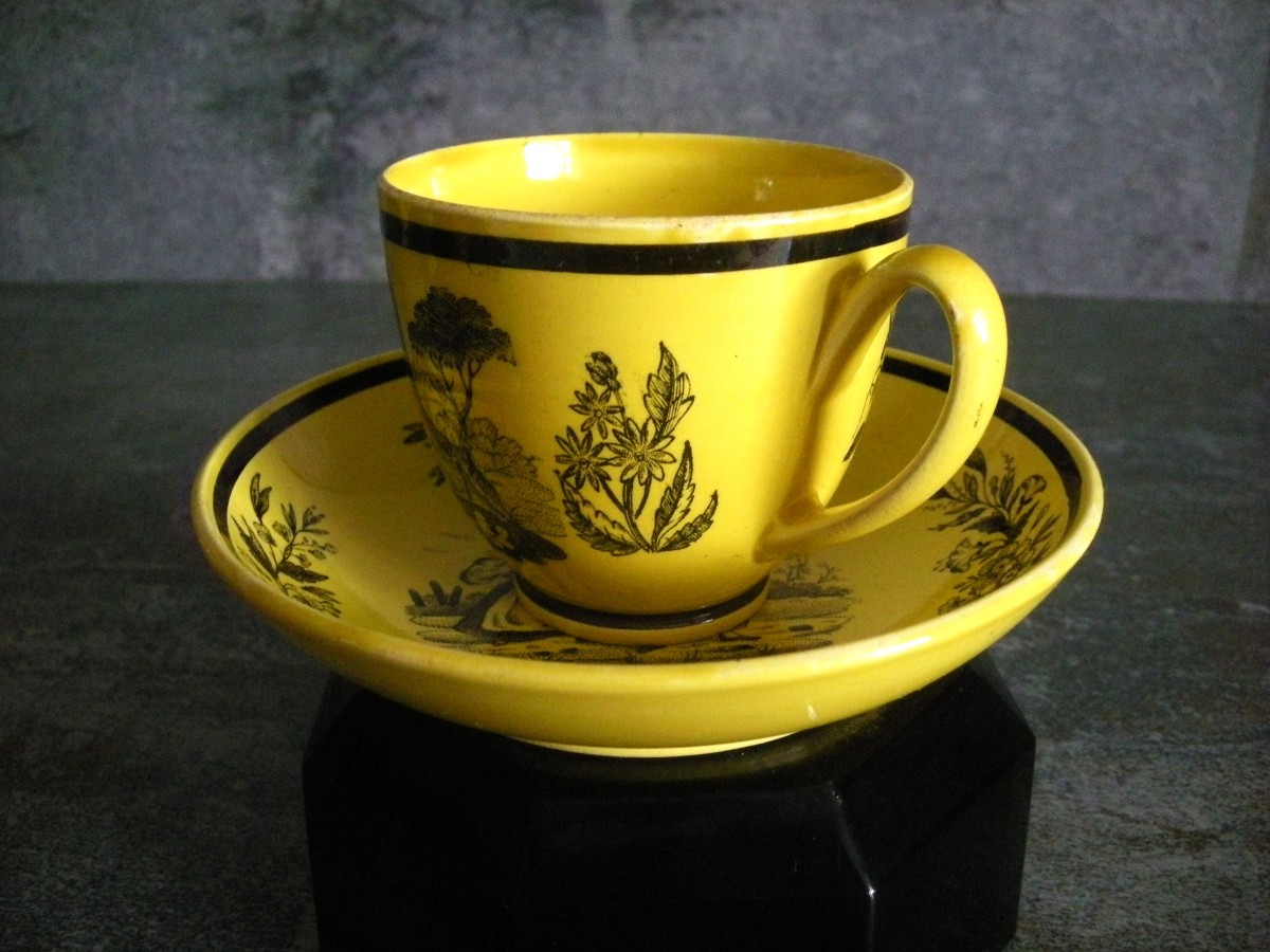 Tasse  Et  Soucoupe  En  Faïence  Fine  Jaune  De  Montereau-photo-4