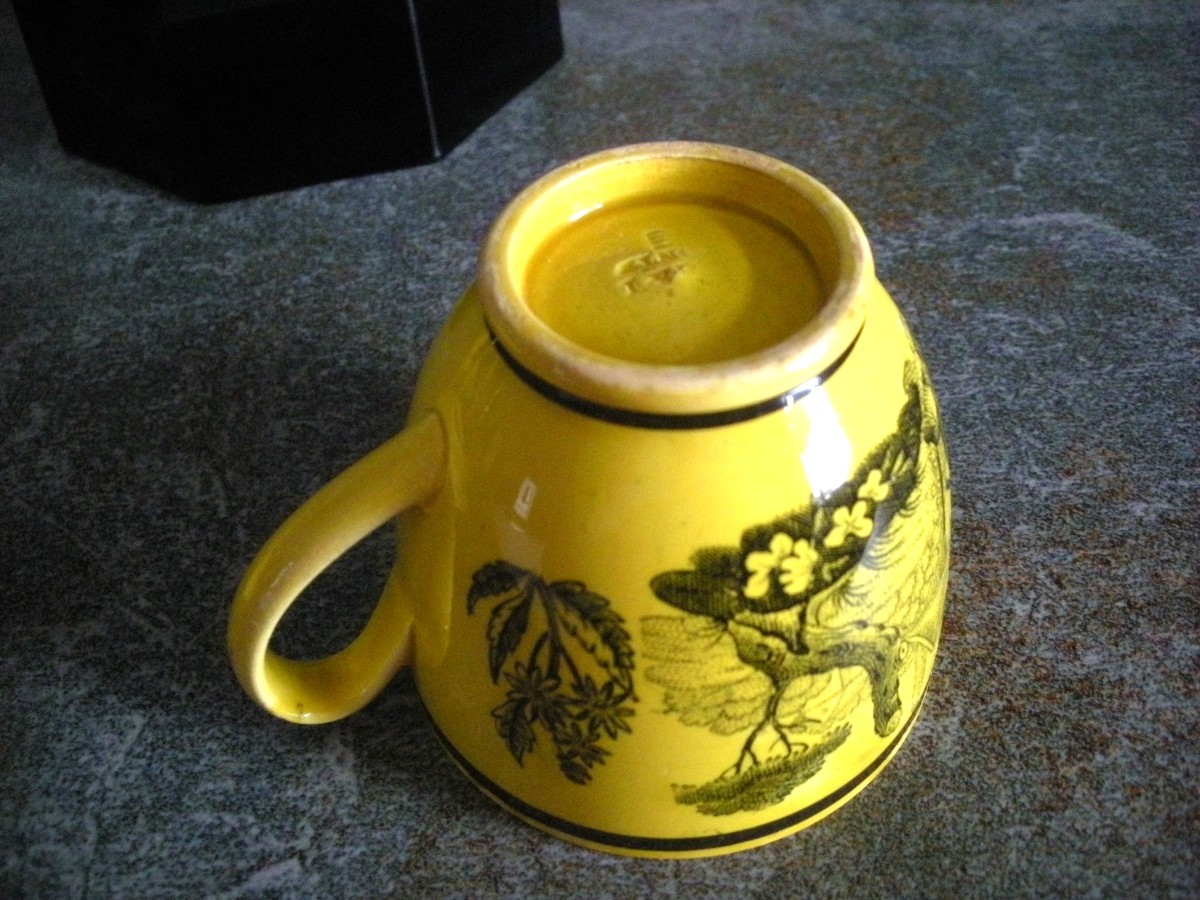 Tasse  Et  Soucoupe  En  Faïence  Fine  Jaune  De  Montereau-photo-5