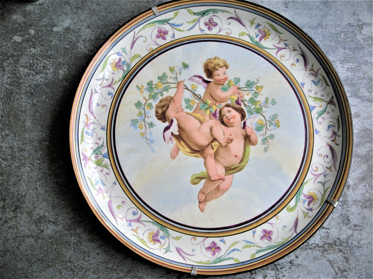 Plat  En  Faience  XIXème  Decor  Angelots  De  Creil Et Montereau