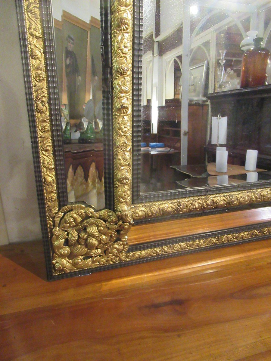 Large Renaissance Style Mirror In Repoussé Brass-photo-2