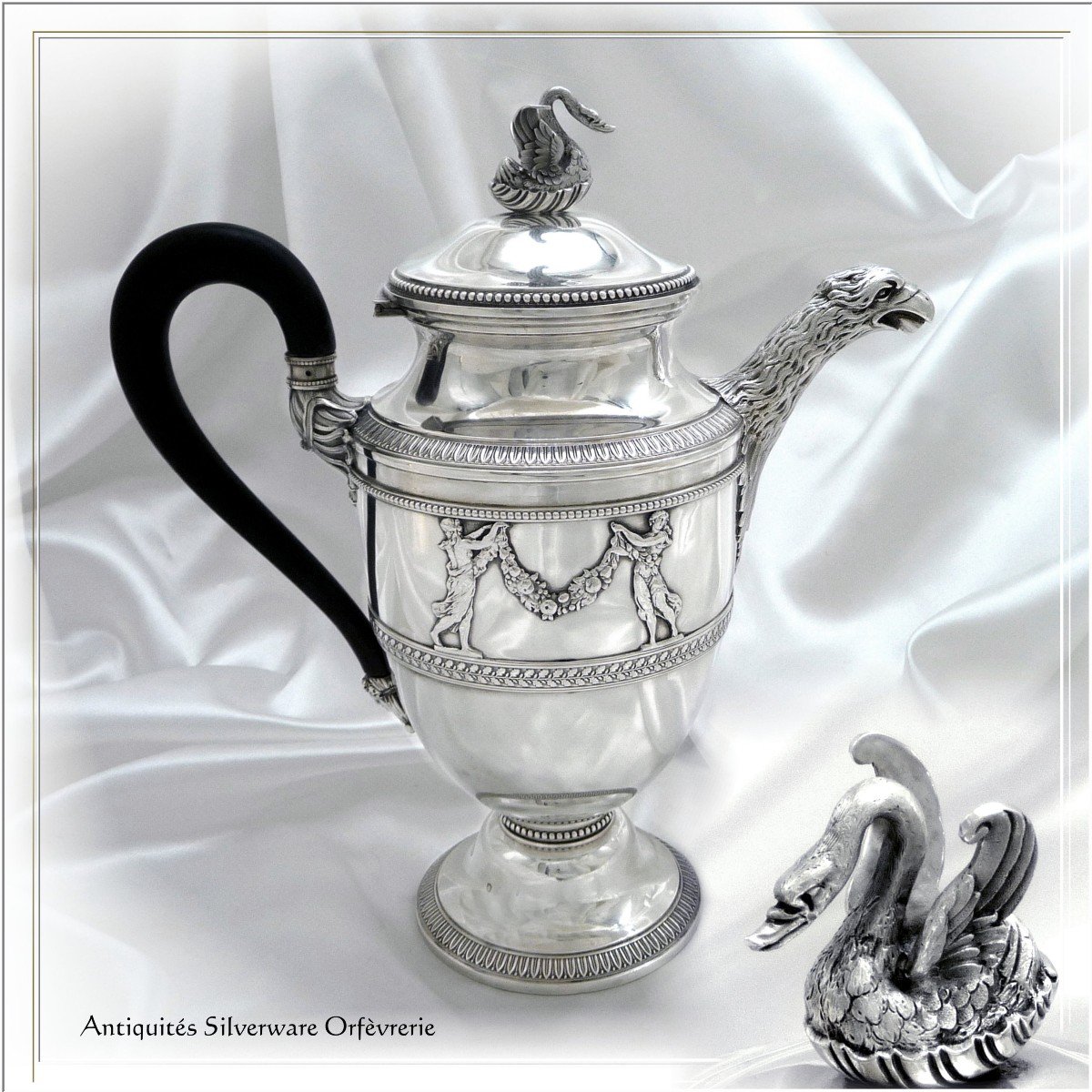 Grande Verseuse Cafetière en Argent Massif  à Décor de Rapace et Cygne  Minerve 950