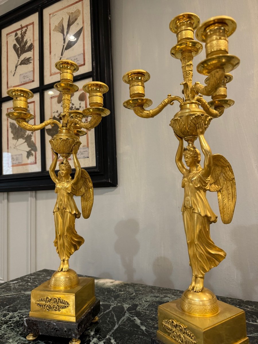 Paire De Candélabres Aux Victoires Ailées D’époque Empire-photo-1