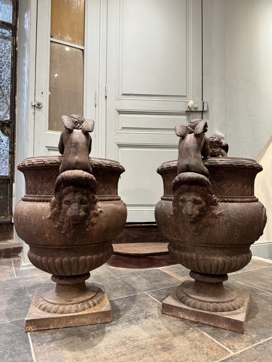 Pair Of Cast Iron “aux Angelots” Vases After Claude Ballin Fonderie Du Val d'Osne XIXth-photo-3