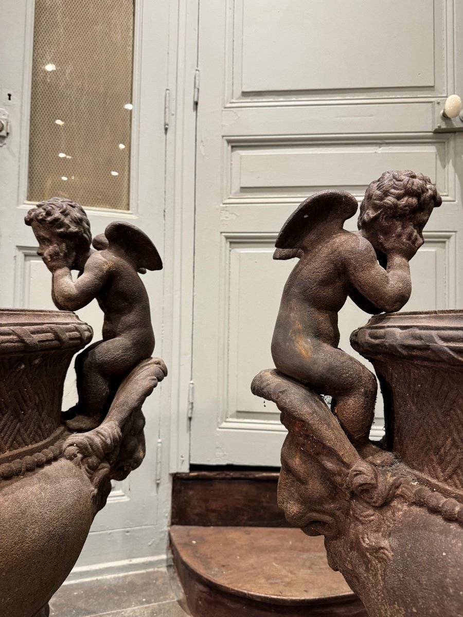 Pair Of Cast Iron “aux Angelots” Vases After Claude Ballin Fonderie Du Val d'Osne XIXth-photo-4