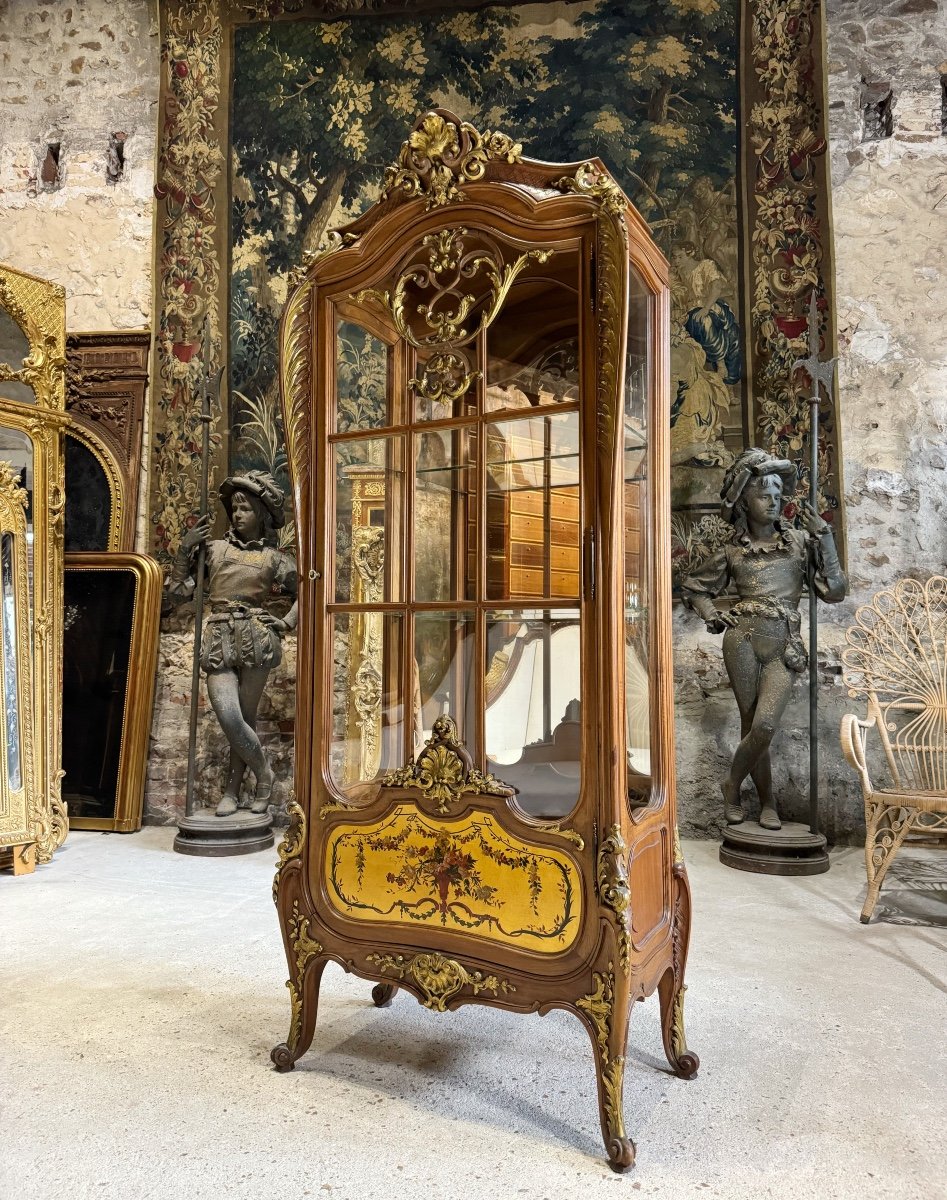 Louis XV Style Display Cabinet In Walnut And Martin Varnish From The Napoleon III Period, 19th Century 