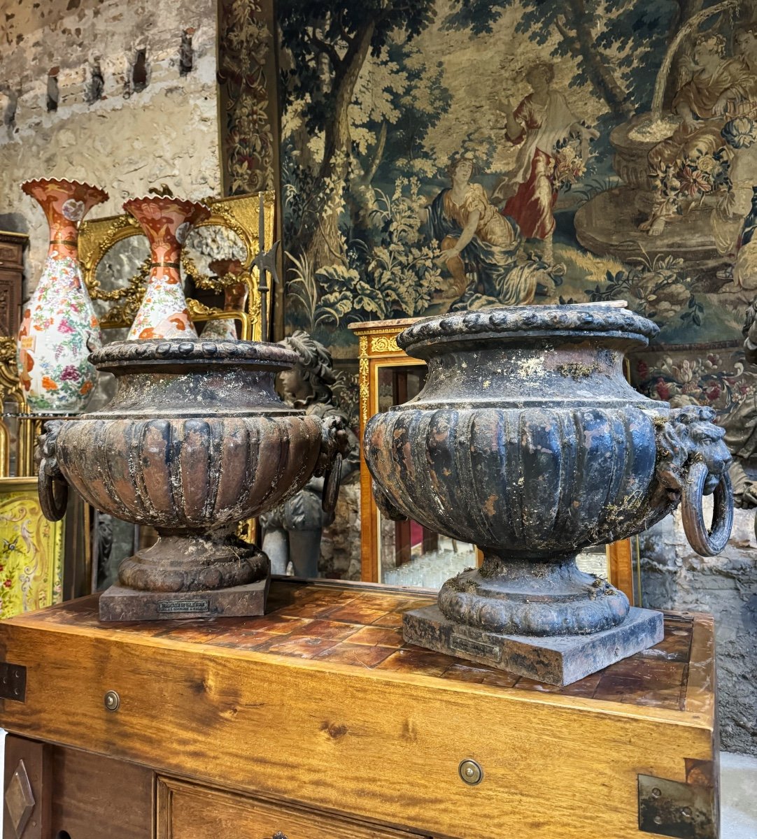 Paire De Vases En Fonte de fer  “Aux Mufles De Lions”  Val D’osne Paris -photo-2