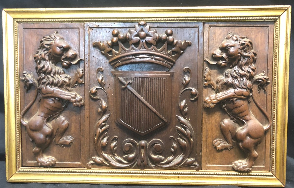 Rare Coat Of Arms In 18th Century Carved Wood With Arms Marquis De Villeneuve d'Arifat Toulouse And Count Of Saignes Languedoc Crown