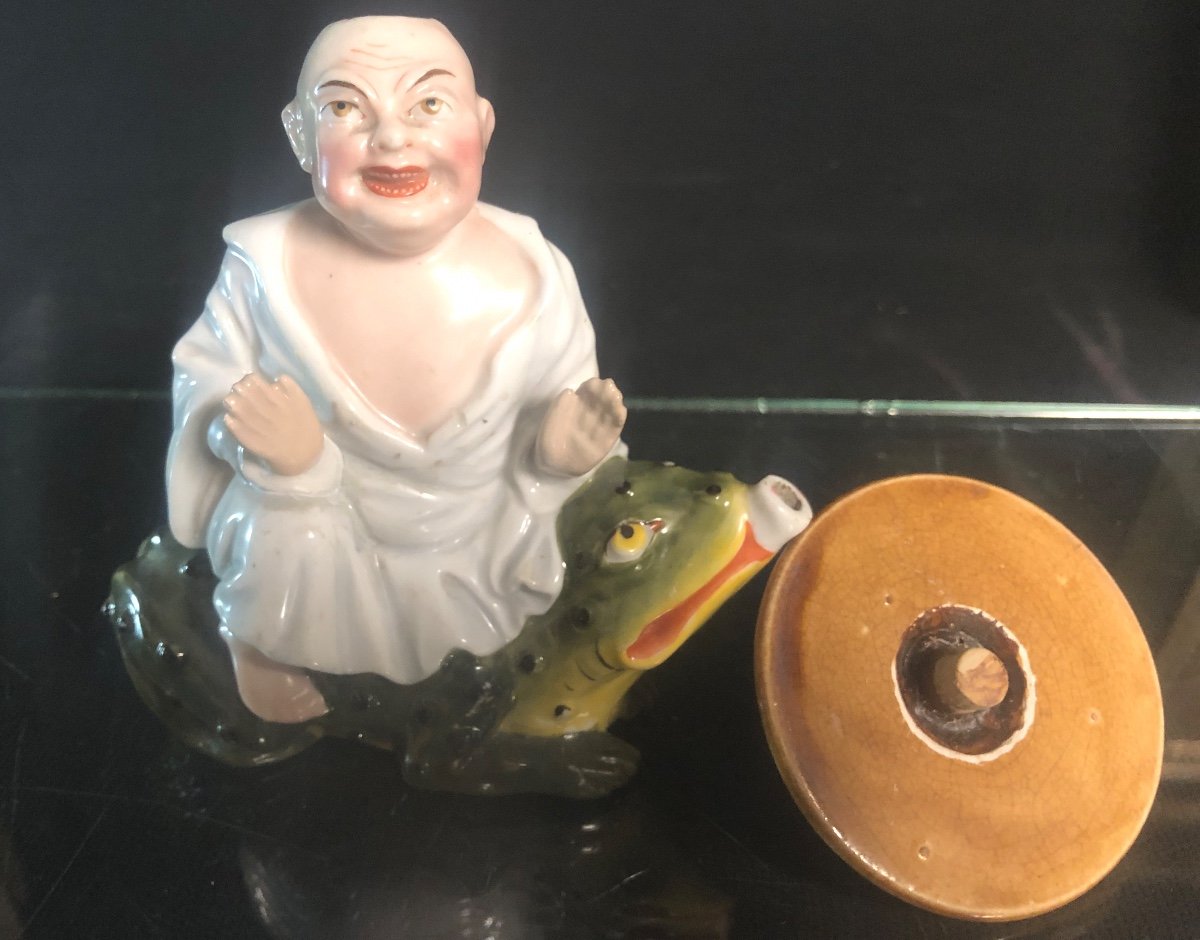 RARE encrier Magot Chinois sur une grenouille XIXe Porcelaine polychrome Chine-photo-2