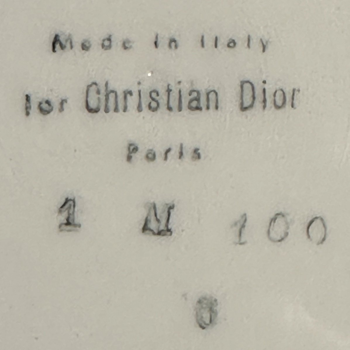 Christian DIOR Ancienne assiette de présentation en faïence noire de forme octogonale signée -photo-3