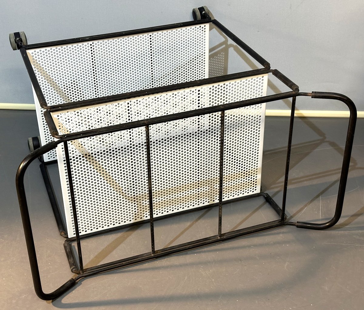 Niels Gammelgaard 1944 Rolling Trolley With Modular Trays Metal Service Black And White Metal-photo-8