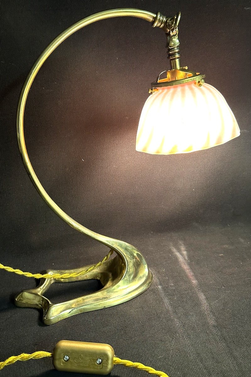 Lampe 1900 En bronze doré et tulipe opalescente Art Nouveau-photo-2