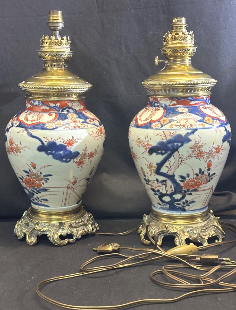 Pair Of 19th Century Imari Porcelain Lamps With Bronze Mounts With Lampshade-photo-7