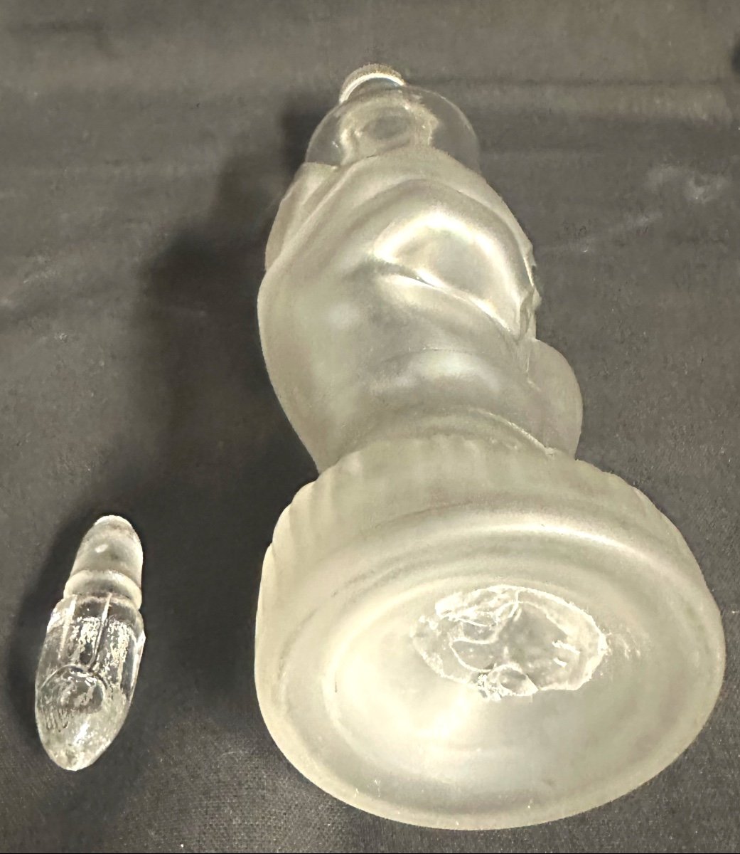 Legras Bottle With Hand Subject Around 1900 In Molded Glass With Stopper-photo-4