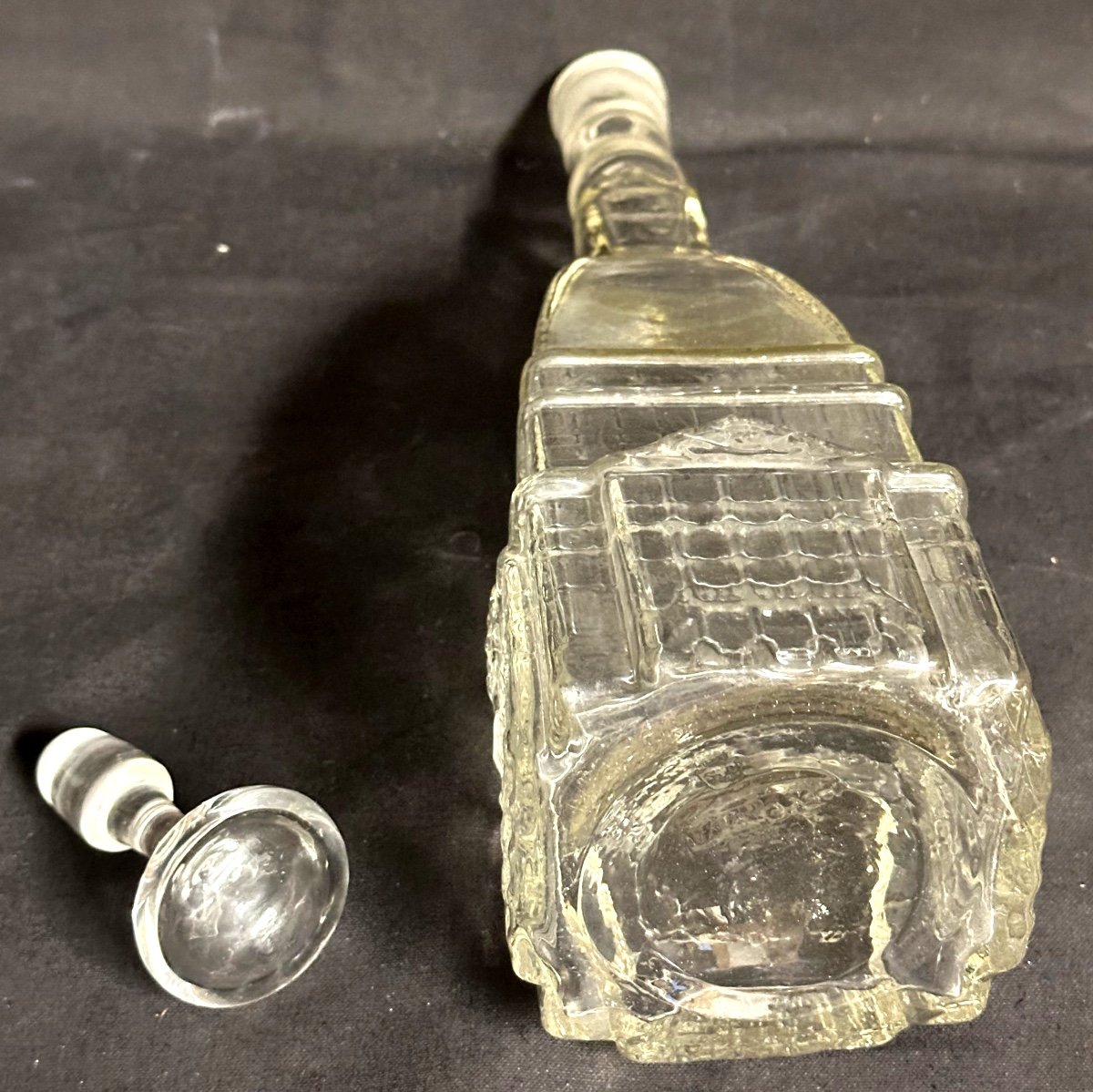 Legras Bottle With Subject Mole Antonelliana Turin Italy In Molded Glass 19th Century Architecture-photo-1