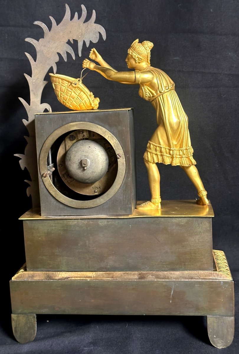 Rare Clock Called The Negro Atala Picking Fruits In Bronze With Very Beautiful Patina Early 19th Century-photo-2