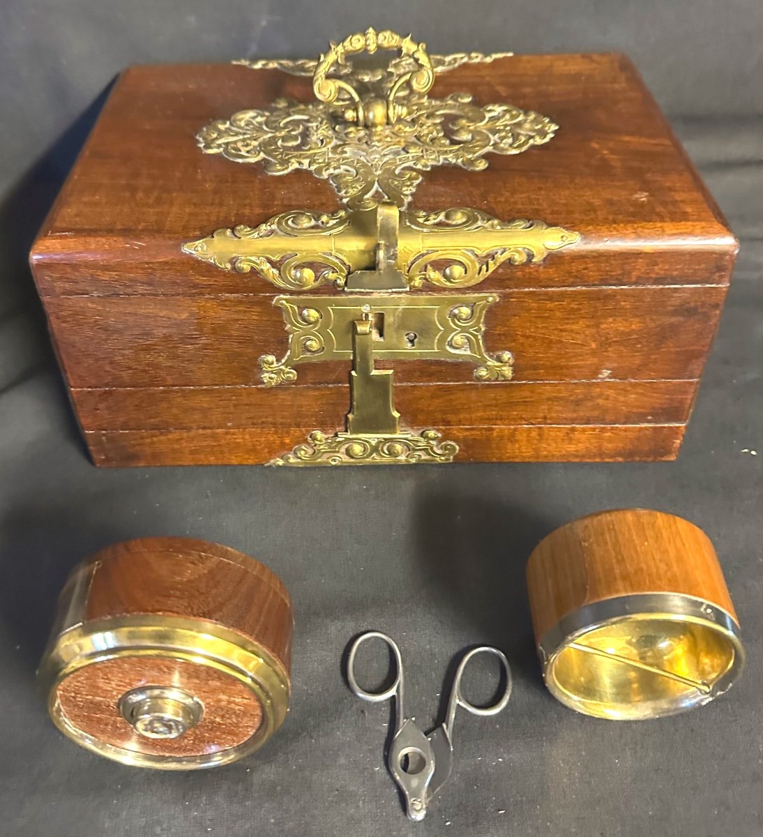 19th Century Cigars Cellar Folding Box With Ashtray Matchbox Scissors Mahogany Bronze-photo-6