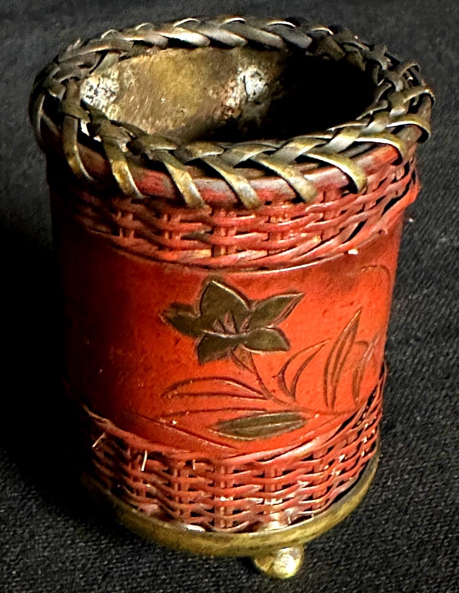 Japan 19th Century Small Lacquered Bamboo And Brass Vase Brush Holder For Scholar Or Ikebana Meiji Decoration