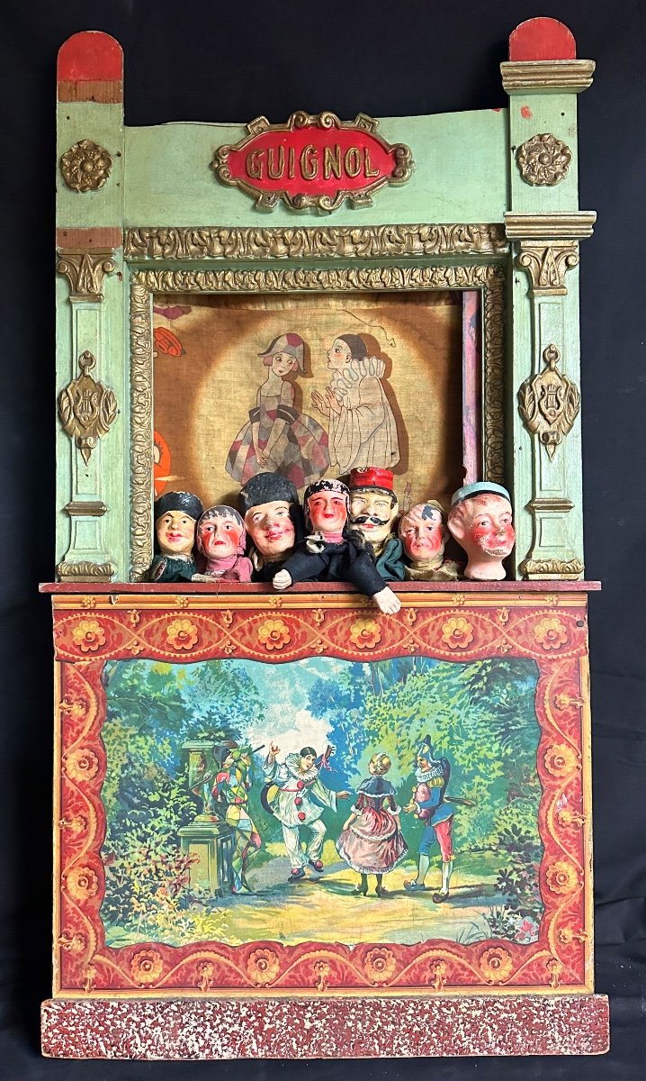 Guignol Theater With 7 Puppets Castelet Lyonnais In Good Condition Lyon