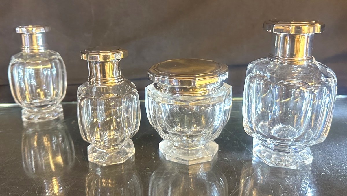 BACCARAT Garniture de toilette Cristal et argent massif 3 + 1 flacons Minerve signés  parfum