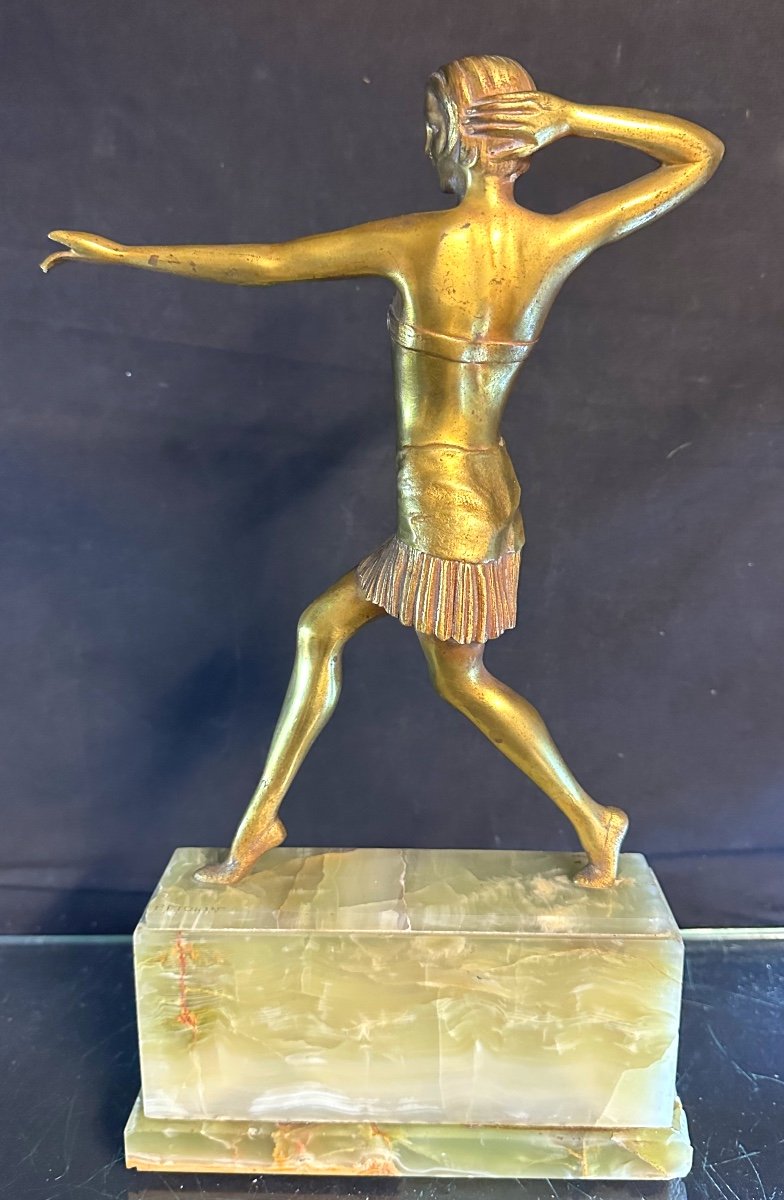 P. MORIN Sculpture en bronze doré Danseuse Art Deco signé sur base onyx -photo-3