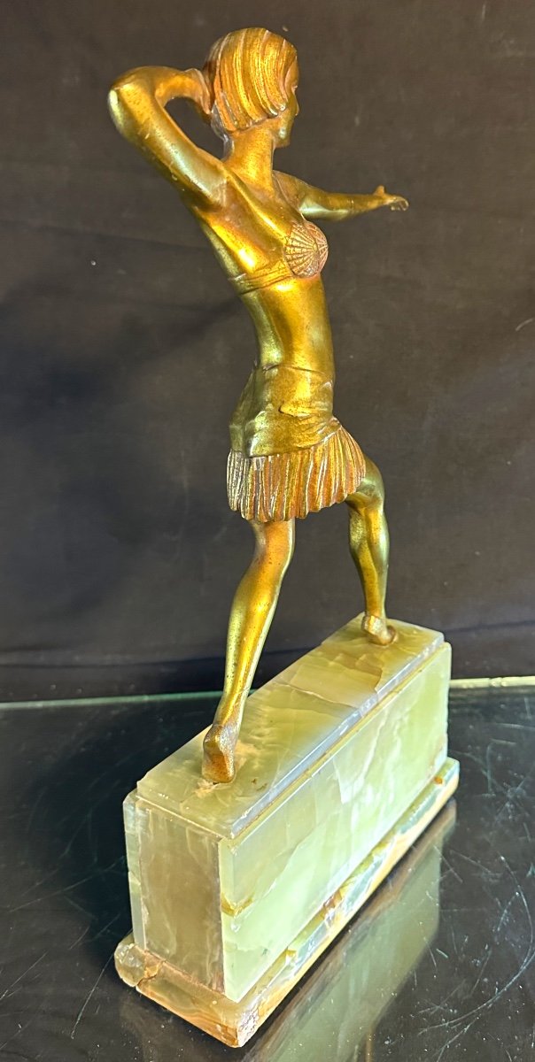 P. MORIN Sculpture en bronze doré Danseuse Art Deco signé sur base onyx -photo-1