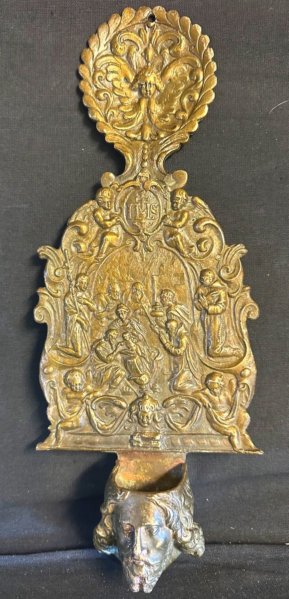 Ancien benitier en bronze XIXe Tête de Christ et scène de Nativité 30,6cm ange Très bon état 