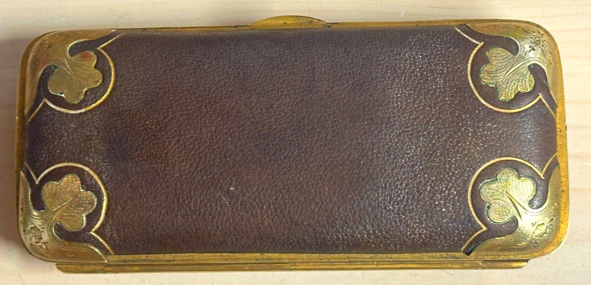 Late 19th Century Leather And Brass Cigar Case With Double Compartment Cigar Holder -photo-2