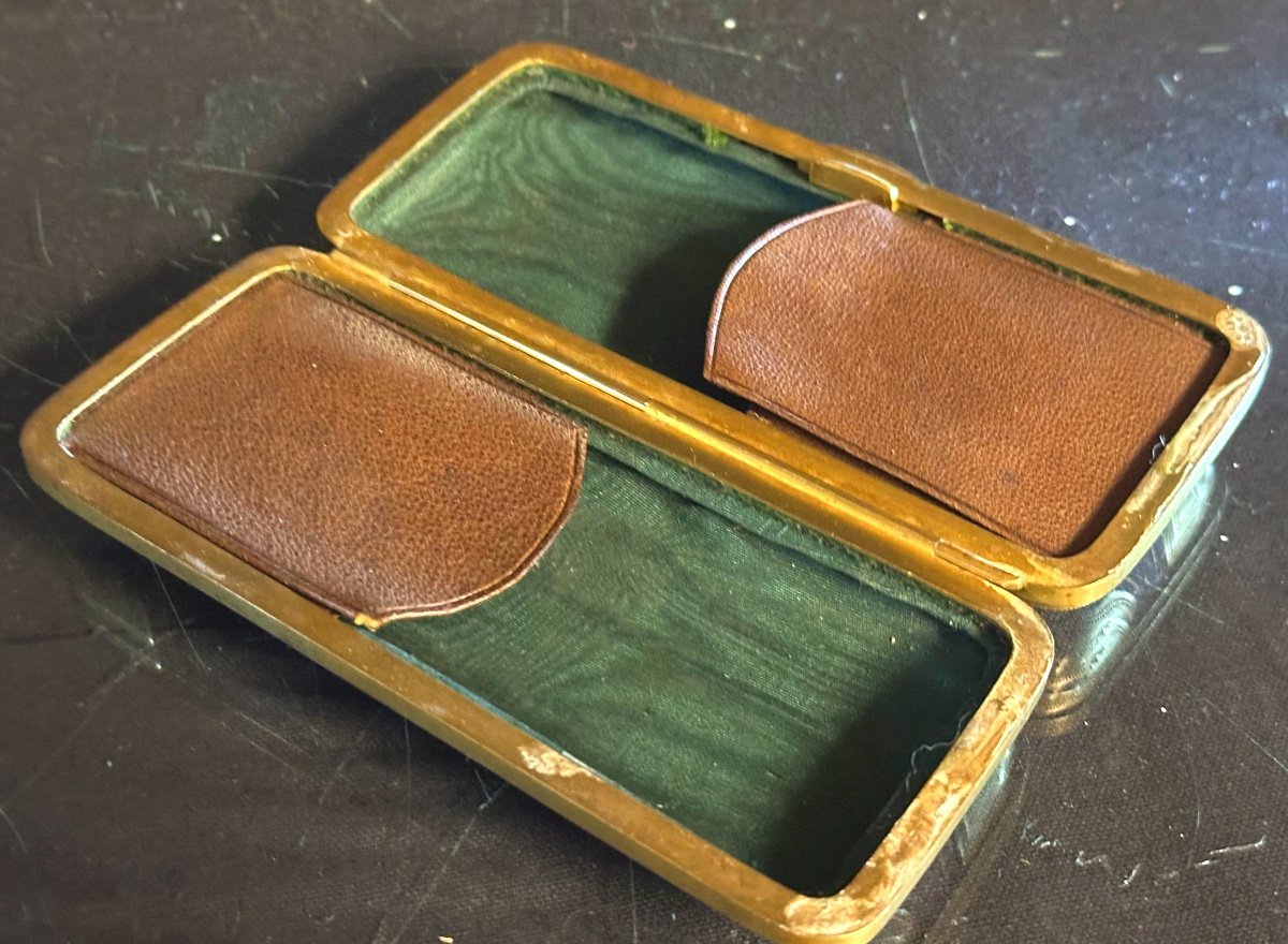 Late 19th Century Leather And Brass Cigar Case With Double Compartment Cigar Holder -photo-5