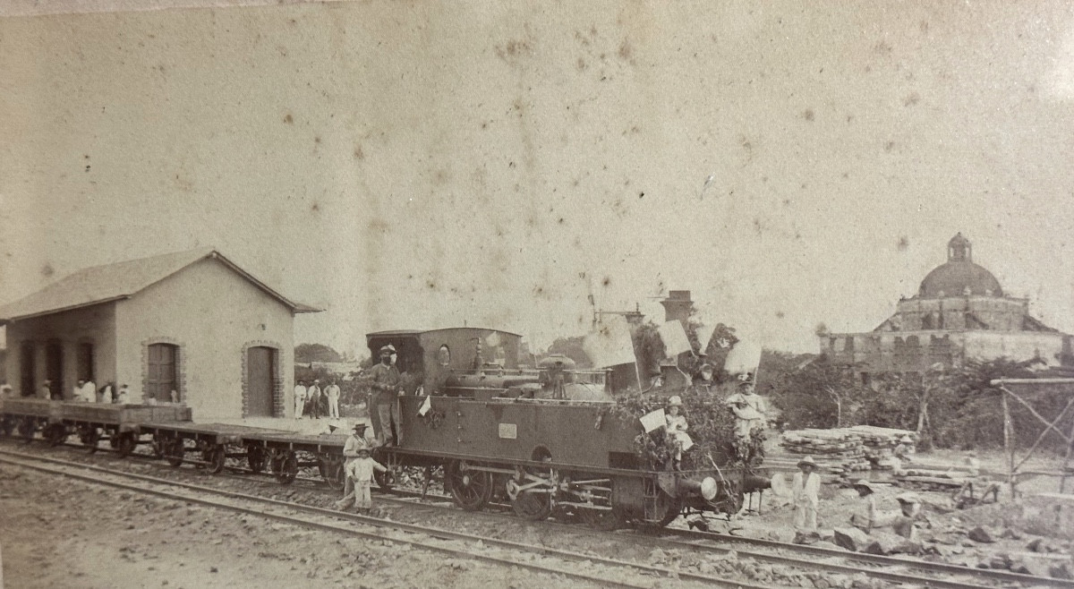 2 Photographies Venezuela 1ere Ligne De Chemin De Fer Train Photo Sncf-photo-3