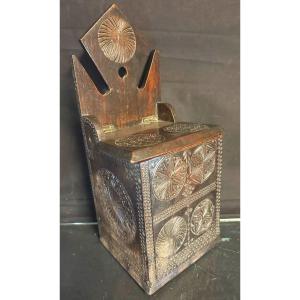 Rare 19th Century Queyras Salt Box In Walnut Carved With Rosettes