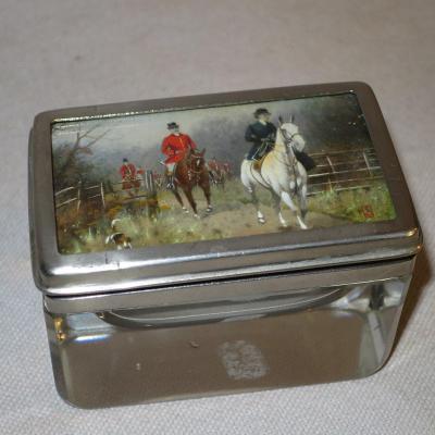 Small Box XIXth With Painted Decor Chasse A Courre Signed Equitation