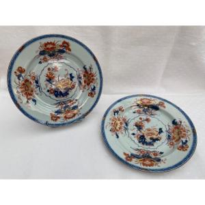 Imari , Paire D’assiettes En Porcelaine Du Japon/chine Du XVIIIeme Siècle.