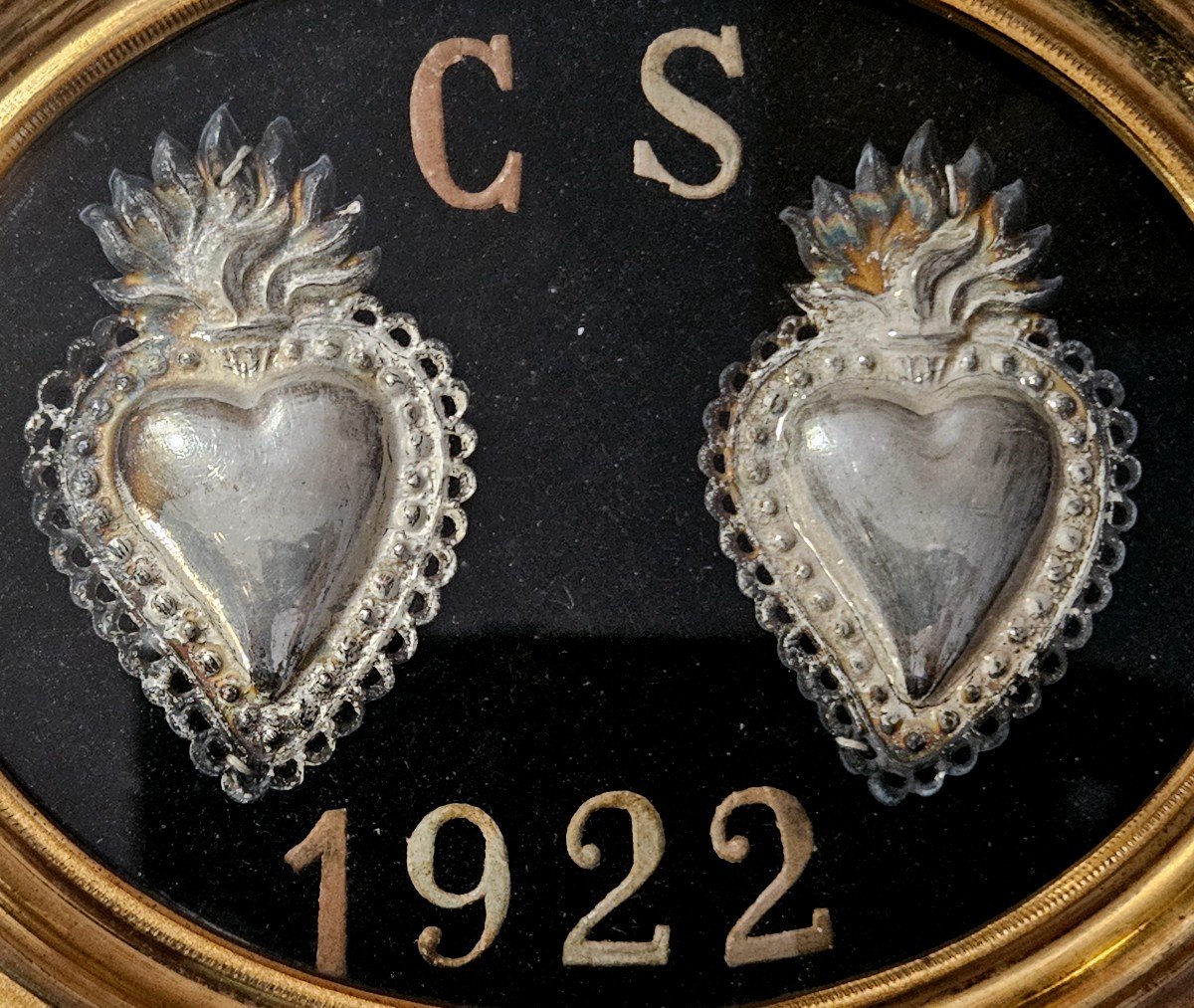 Rare Ex-voto De Mariage Aux Cœurs Ardents En Argent -photo-2