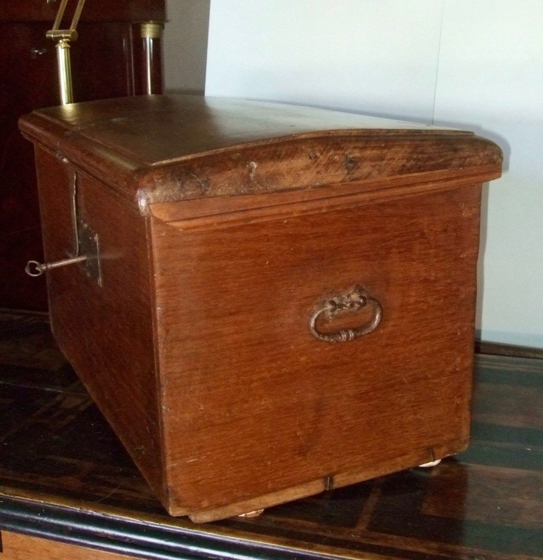 17th Century Spain Travel Cabinet-photo-5