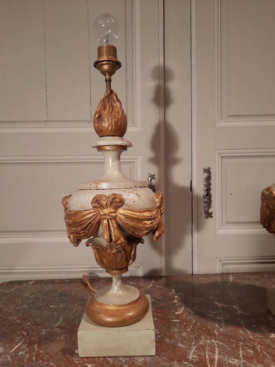 Paire De Lampes Sculptées, Rechampies En Gris Et Dorées D’époque XIXème Siècle.-photo-1