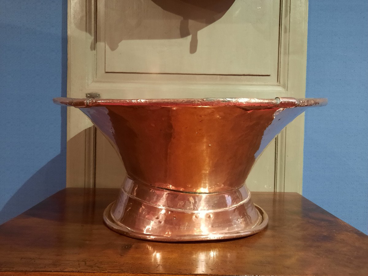 Fountain And Its Copper Basin From The 18th Century.-photo-2