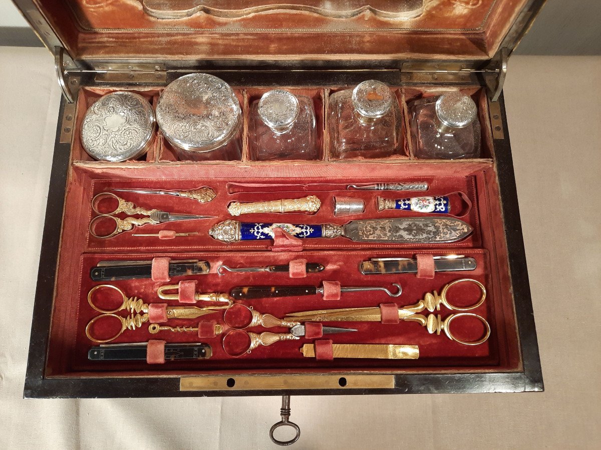 Travel Box With Toiletries From The Napoleon III Period.-photo-2
