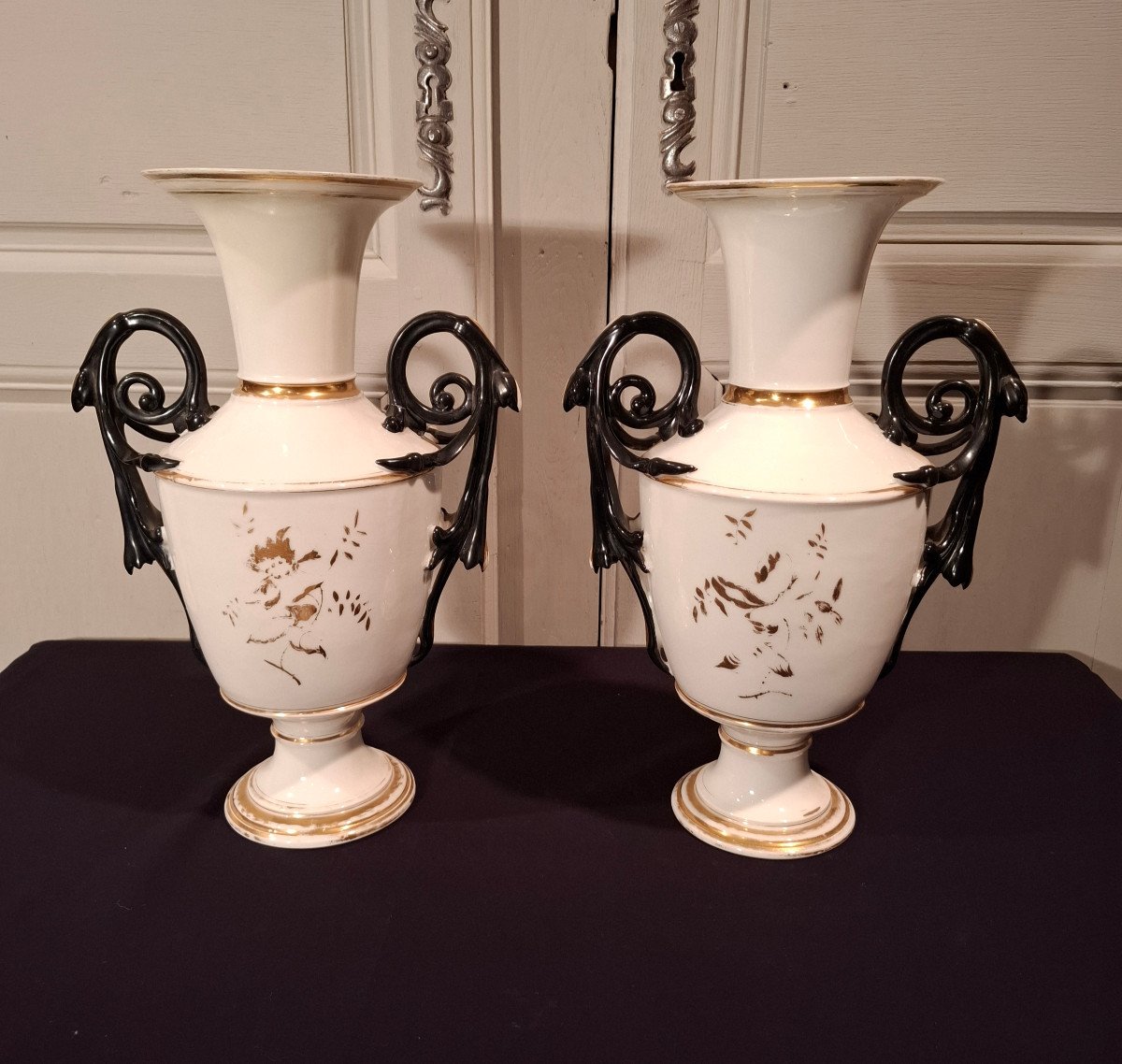 Paire De Vases Balustres En Porcelaine De Paris D’époque Napoléon III.-photo-3