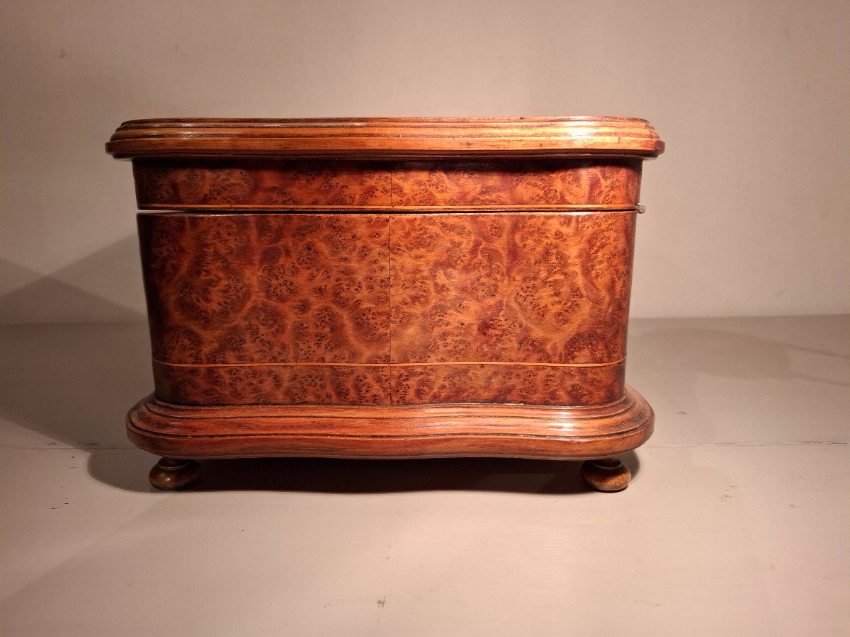 19th Century Light Wood And Thuya Burl Marquetry Box.-photo-3