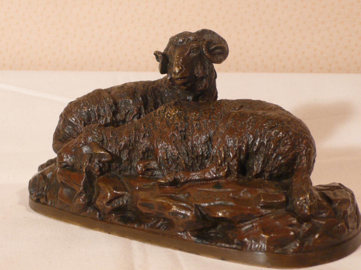 Un Bronze Représentant Des Moutons Signé Guci.-photo-1
