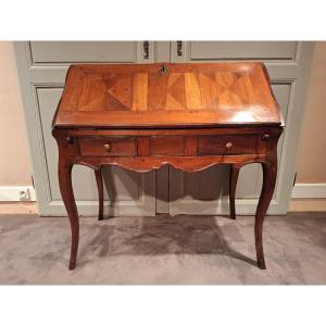 Louis XV Sloping Desk In Walnut And Cherry Wood From The 18th Century.