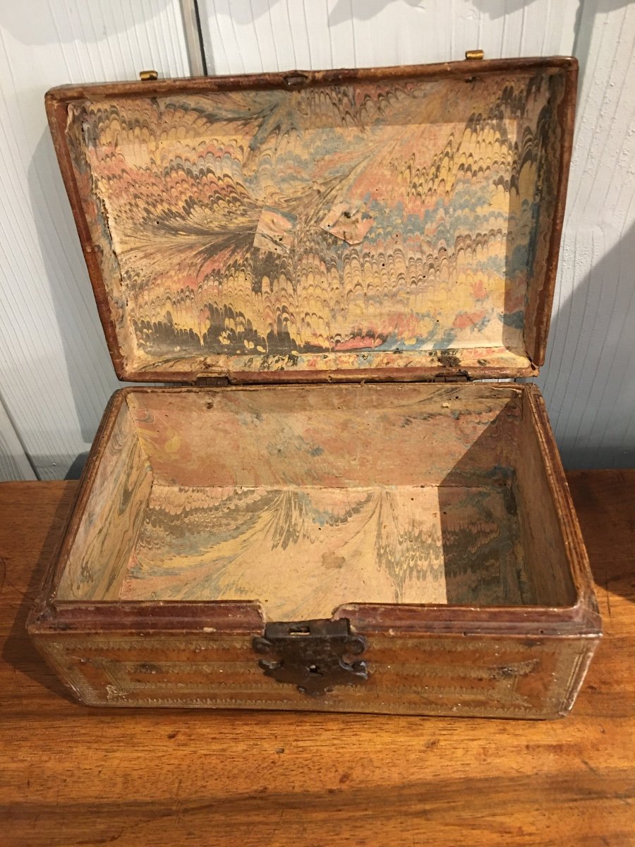 Fauve Leather Box Struck With Gold 17th Century -photo-1