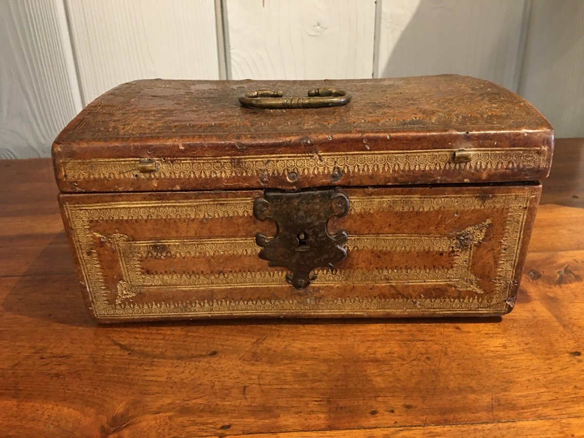 Fauve Leather Box Struck With Gold 17th Century 