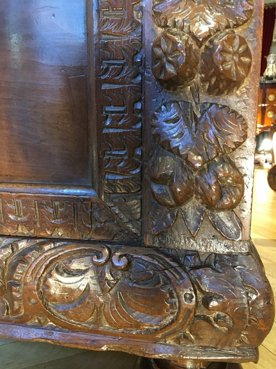 17th Century Carved Walnut Chest -photo-3