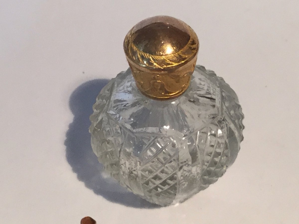 The Holy Grail For Perfume Collectors. 3 Small Bottles + Their 18 K Gold Funnel-photo-1