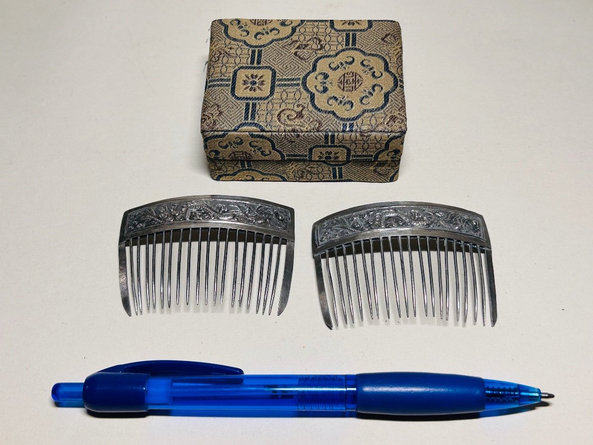 A Pair Of Chinese Silver Combs. Chinese Export Silver-photo-6