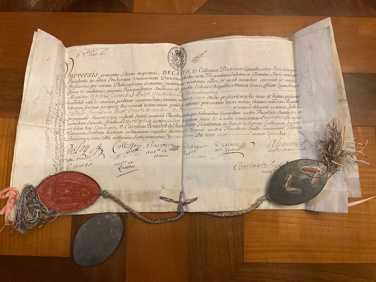 Deux Manuscrits Sur Velin Et Leurs Sceaux , Datés 1709 Et 1710 . Diplomé D’un Médecin .-photo-2