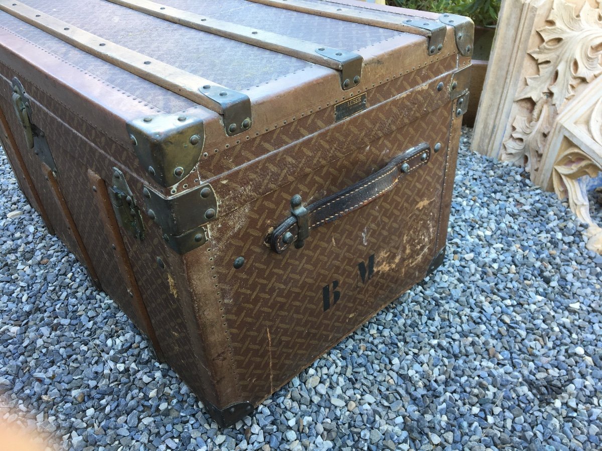 Old Travel Trunk. Made In Switzerland Graeser Lausanne-photo-3