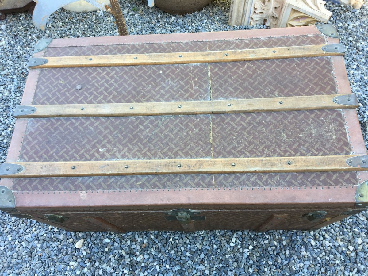 Old Travel Trunk. Made In Switzerland Graeser Lausanne-photo-4